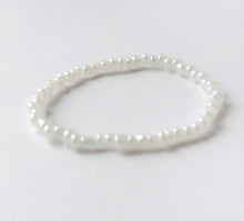 Load image into Gallery viewer, Classic Glass Seed Bracelet