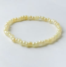 Load image into Gallery viewer, Classic Glass Seed Bracelet