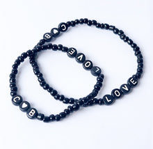 Load image into Gallery viewer, Men’s Classic Glass Seed Bracelet