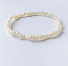 Load image into Gallery viewer, Classic Glass Seed Bracelet